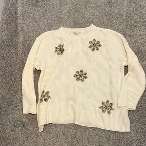 Chic White Sweater with snowflakes Details